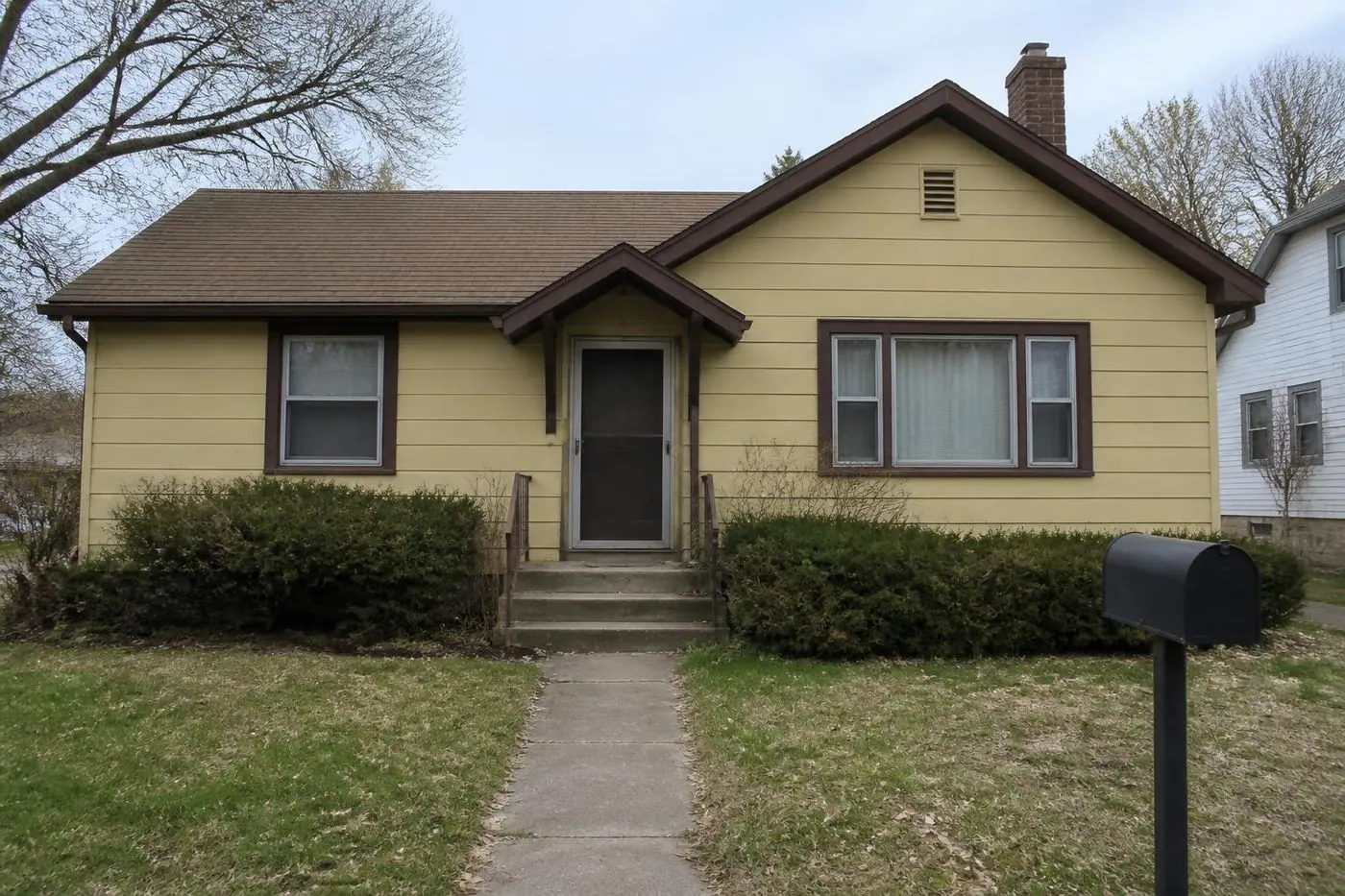 A house facade before redesign